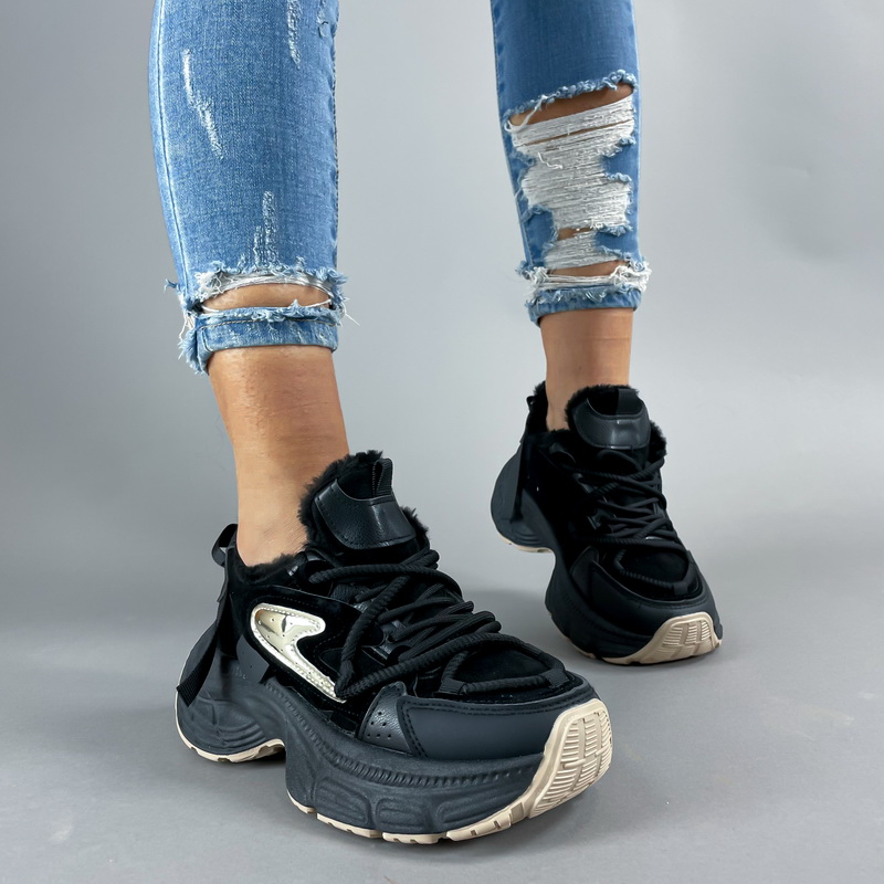 Čierne  zateplené tenisky