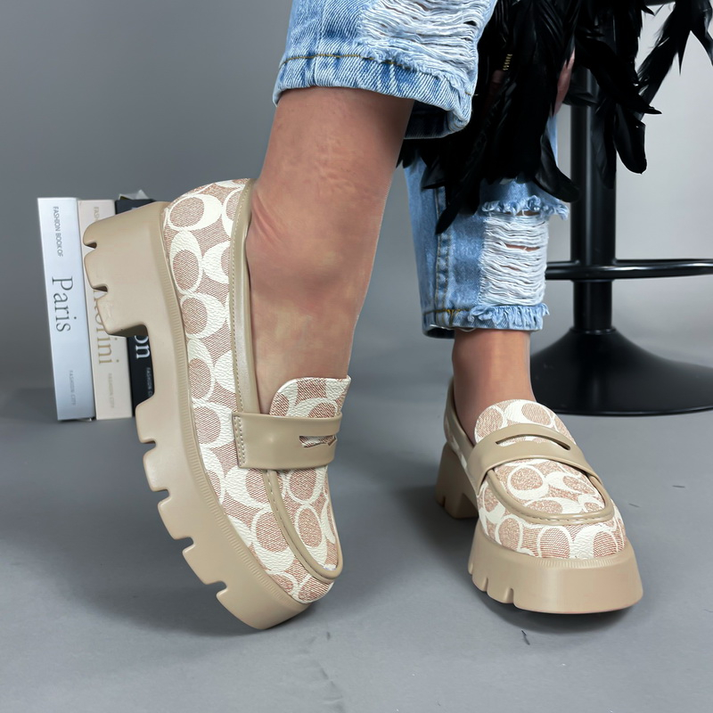 Svetlohnedé vzorované mokasíny