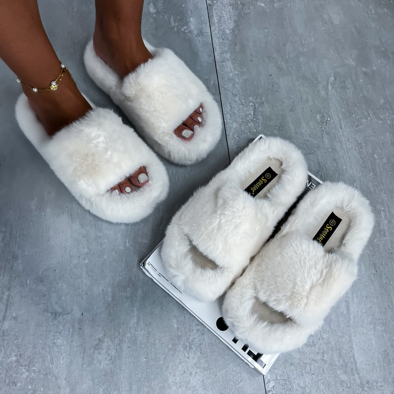 Béžové kožušinové  šlapky