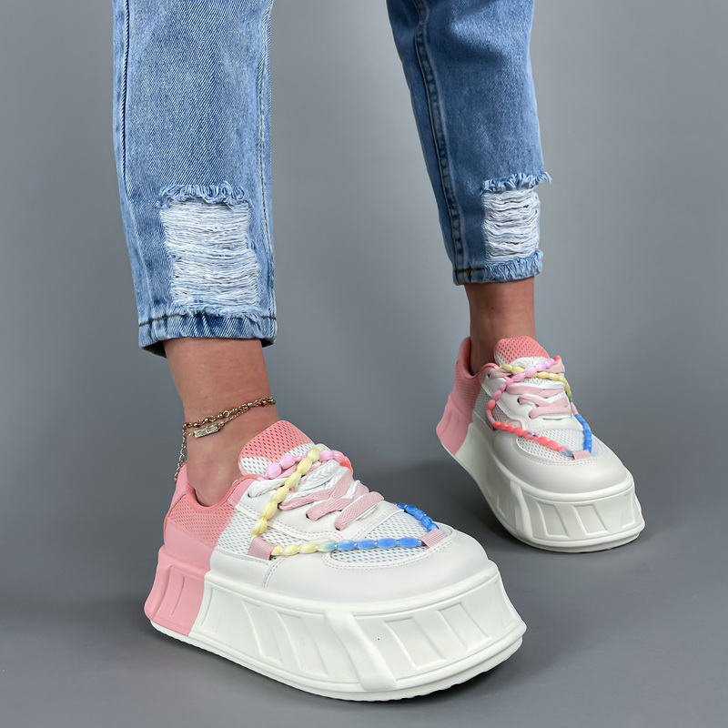 Viacfarebné tenisky