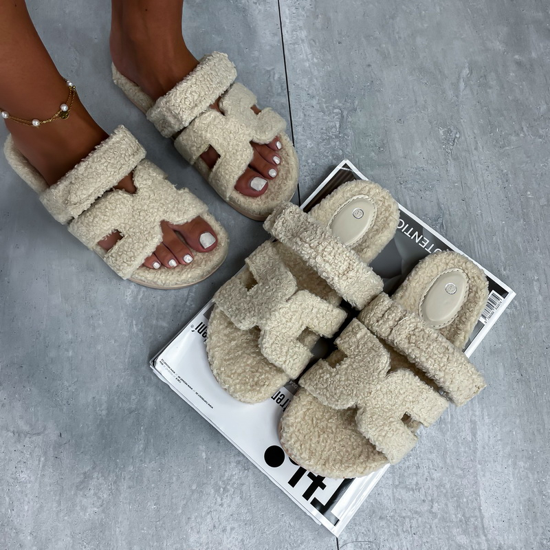 Béžové   teddy šlapky