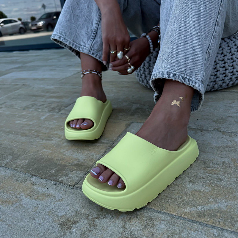 Žlté  gumené šľapky