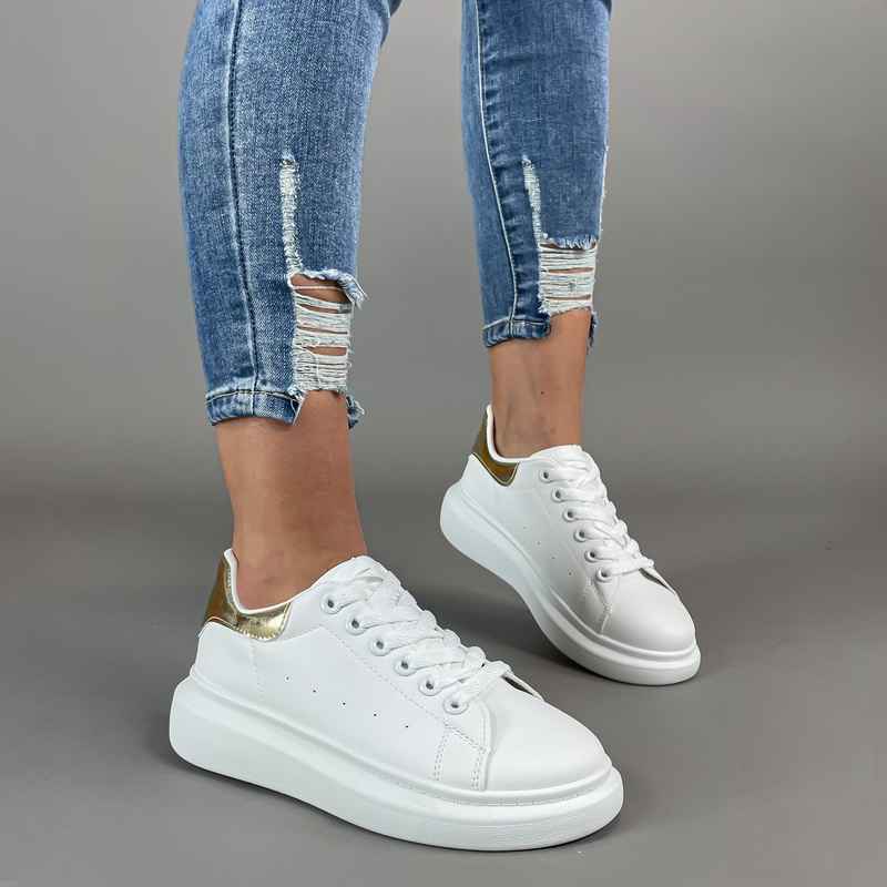 Bielo-zlaté tenisky