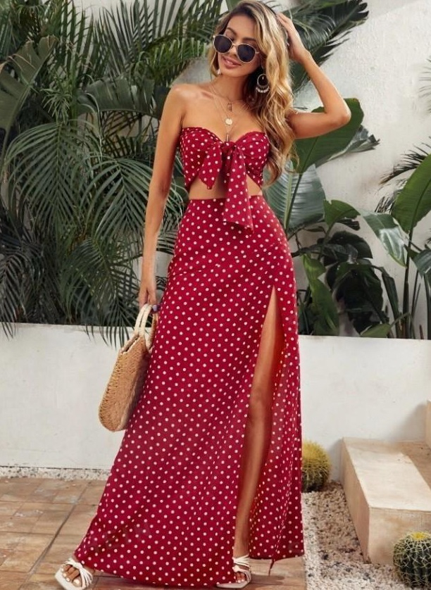 Červený bodkovaný komplet