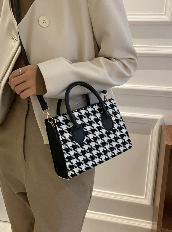 Elegantná čierno-biela mini kabelka