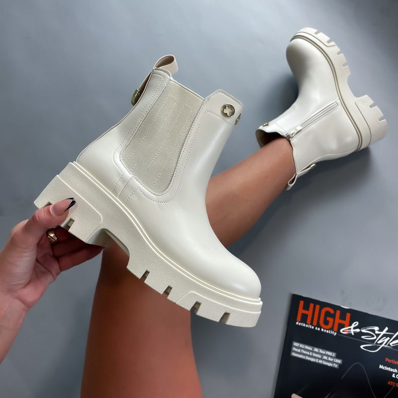 Svetlobéžové  nízke čižmy