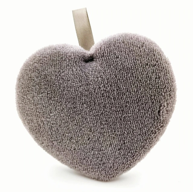 Sivá čistiaca hubka na tvár