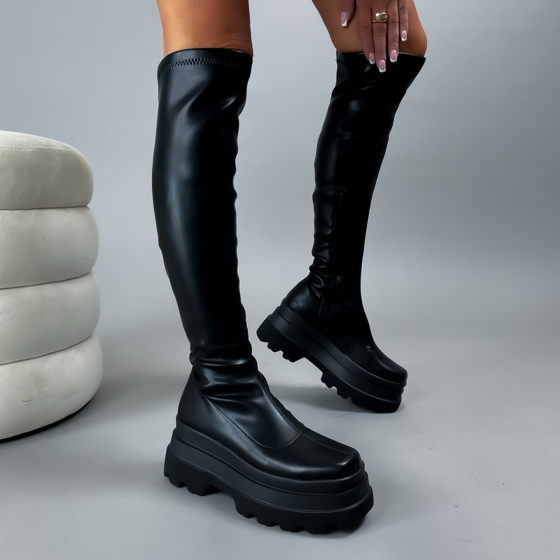 Čierne vysoké čižmy