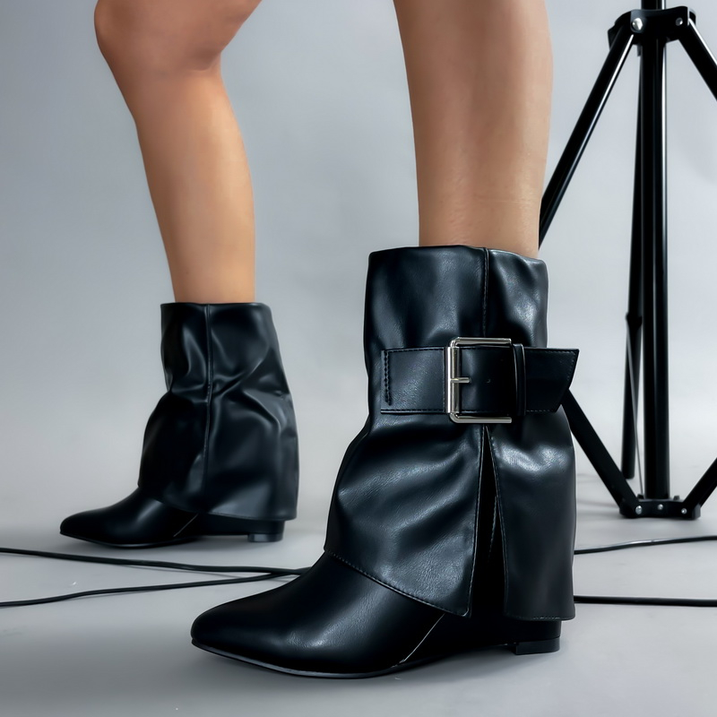 Čierne kotníkové čižmy