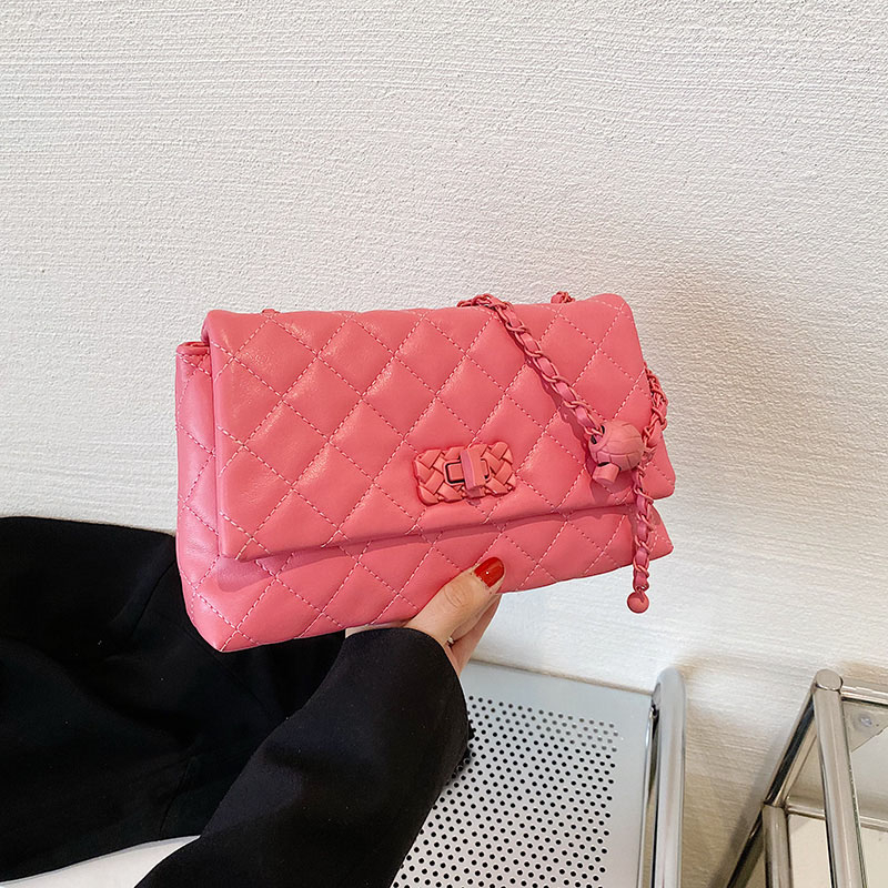 Ružová  prešívaná kabelka