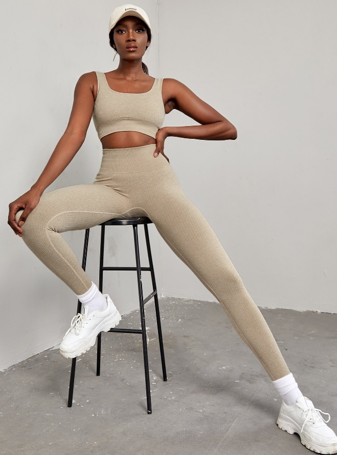 Béžová športová súprava