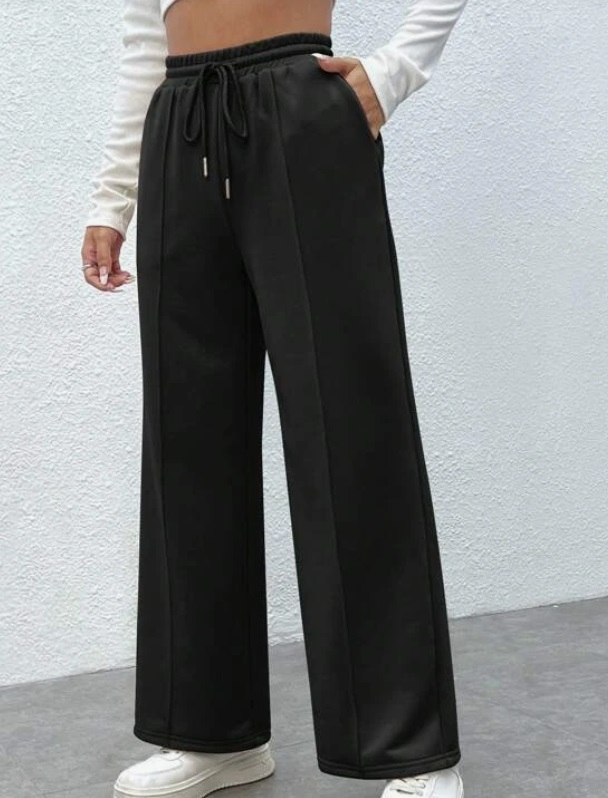 Čierne teplákové nohavice