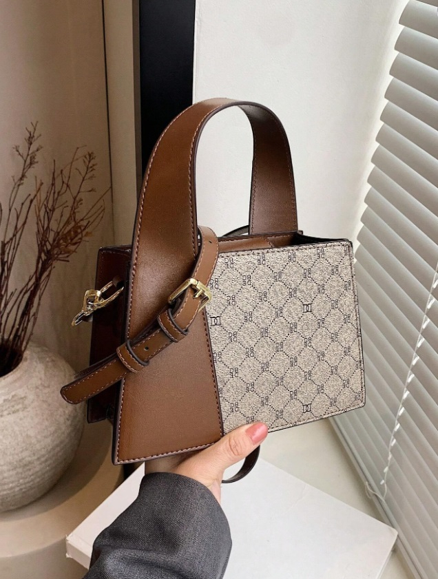 Hnedá malá kabelka