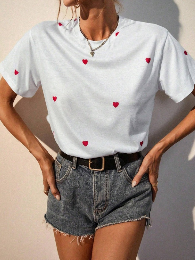 Biele tričko so srdiečkami