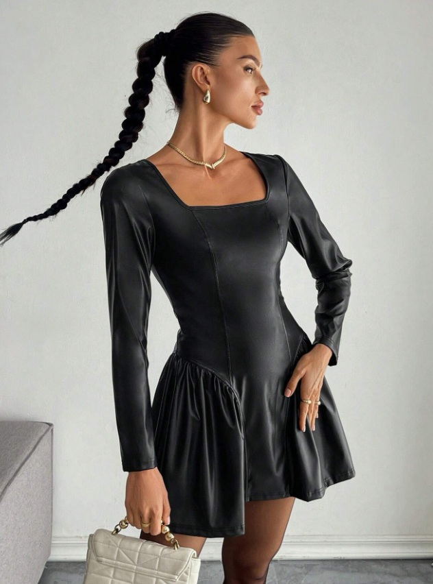 Čierne koženkové šaty