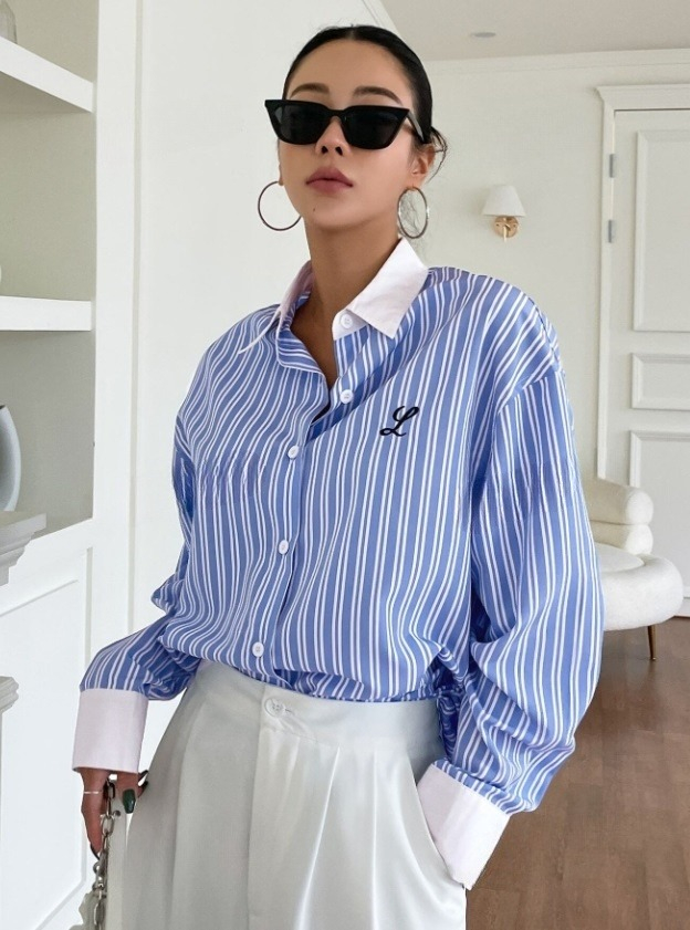 Modrá pruhovaná košeľa