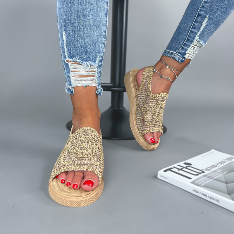 Tmavobéžové hačkované  sandále