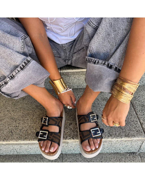 Hnedé vzorované šľapky-320670-20