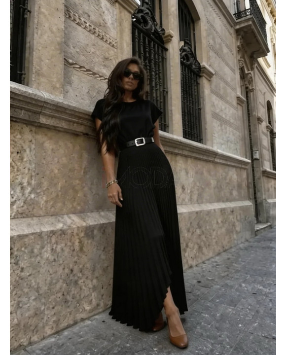 Čierne šaty s plisovanou sukňou a opaskom-327128-20