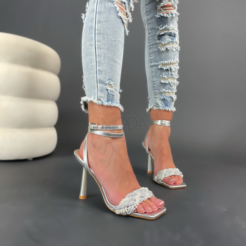 Strieborné sandále s perličkami-301357-31