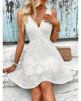 Biele madeirové šaty
