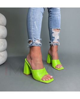 Limetkové sandále