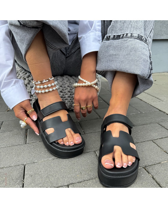 Čierne šľapky-319025-20