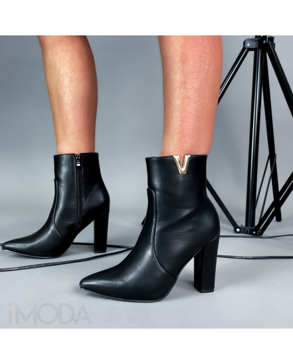 Čierne kotníkové čižmy-295888-20