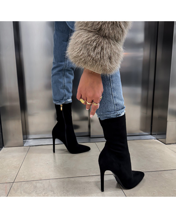 Čierne semišové kotníkové čižmy-322321-20