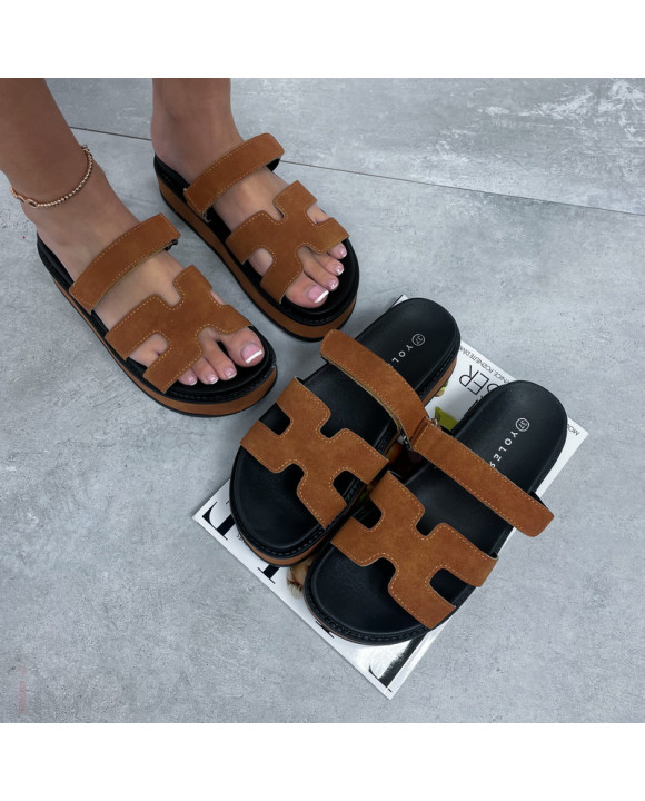 Tmavohnedé šľapky-317185-20