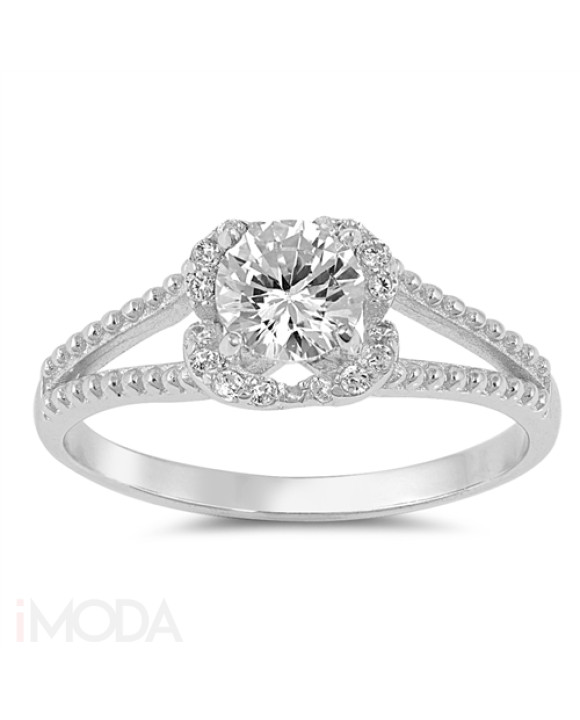 Strieborný prsteň s kamienkom