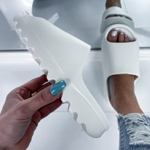 Biele šľapky-283929-03