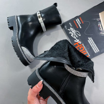 Čierne nízke čižmy s kamienkami-295392-015