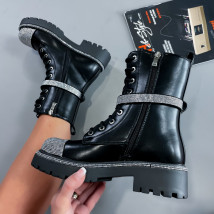 Čierne nízke čižmy s kamienkami-296649-013