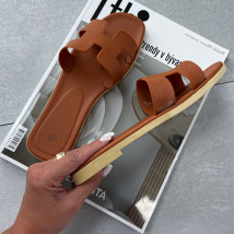 Hnedé šľapky-298772-03