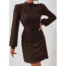 Hnedé šaty s kohútikovým vzorom-295800-03