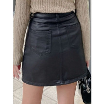 Čierna koženková sukňa-299753-02