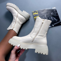 Svetlobéžové nízke čižmy-276108-01