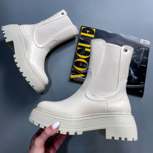 Svetlobéžové nízke čižmy-276108-01