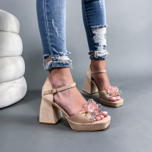Béžové sandále na platforme s ozdobou-282324-02