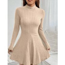 Vrúbkované béžové šaty-297439-01