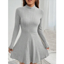 Vrúbkované sivé šaty-297442-04