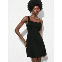 Čierne šaty s retiazkou-302579-01