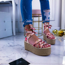 Ružové kvetované sandále na platforme-209668-01