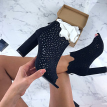 Dámske čierne sandálky-205860-01