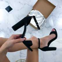 Čierne dámske sandále-208759-01