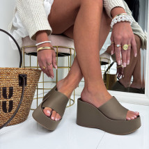 Hnedé šľapky na platforme-325816-01