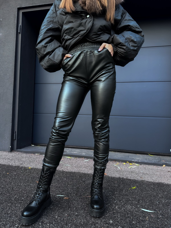 Čierne zateplené koženkové nohavice