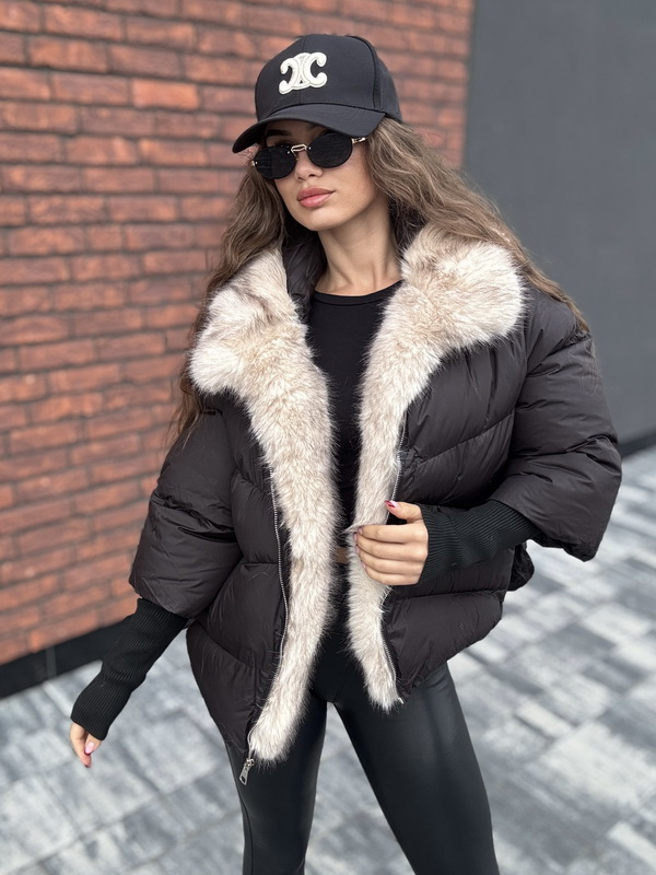 Dámska čierna bunda s kožušinovým golierom