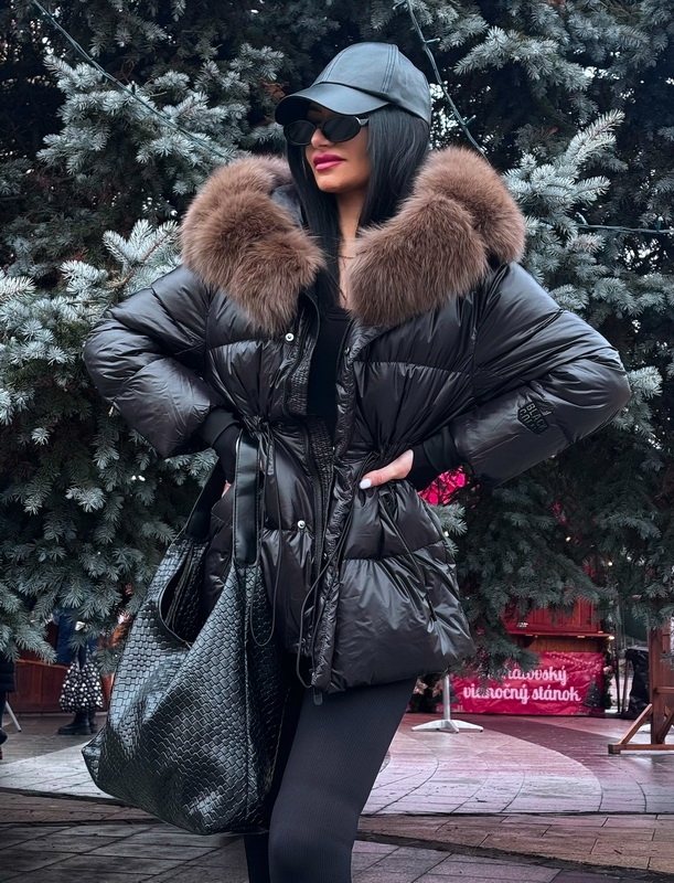Čierna krátka vetrovka s pravou kožušinou